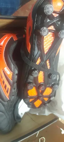 Chuteiras nova R$ 200.00