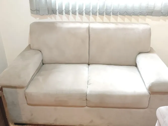 SOFÁ DE 2 LUGARES ROBUSTO (150 X 80 CM) - EXCELENTE ESTRUTURA E MUITO CONFORTÁVEL