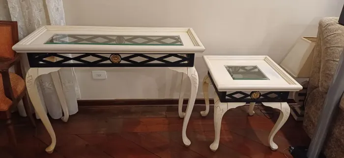 Conjunto aparador e mesa lateral