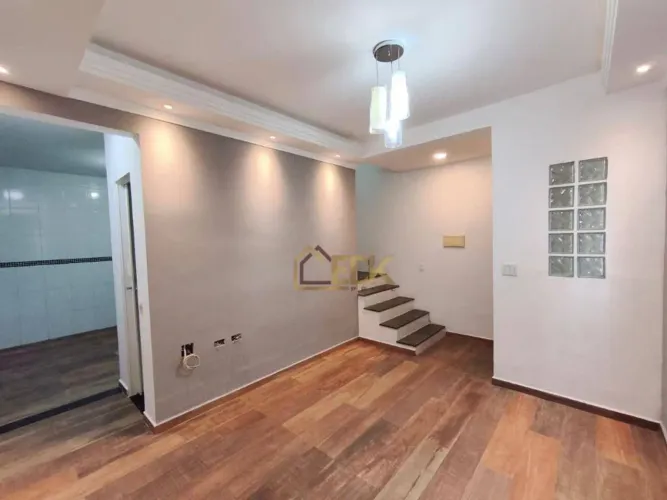Sobrado com 2 dormitórios à venda, 75 m² por R$ 290.000 - Jundiapeba - Mogi das Cruzes/SP