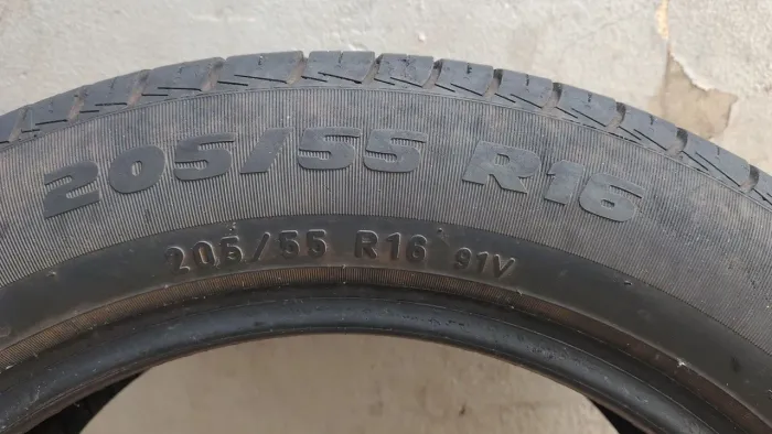 Pneu 205/55/R16 da FORMULA EVO muito bem conservado 