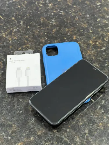 iPhone 11 - 64gb Black