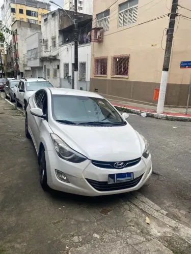 Hyundai Elantra GLS 1.8 16V Aut. 2013