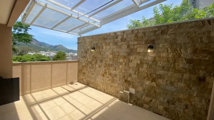 LINDA CASA 4QTOS-SUÍTE-140M2-2VGS- MAGIC GARDEN - FREGUESIA JPA RJ.