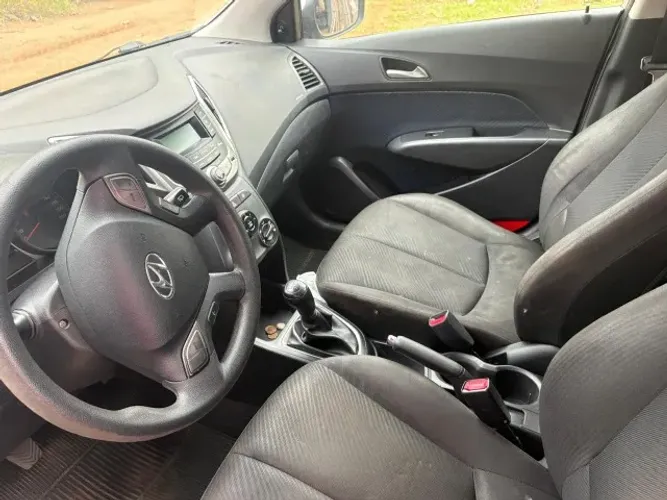 Hyundai HB20 C./c.plus/c.style 1.6 Flex 16V Mec. 2013
