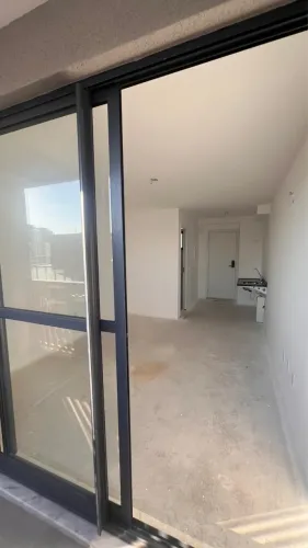 Porta de Correr em Vidro para Sacada com Esquadria de Alumínio Preto