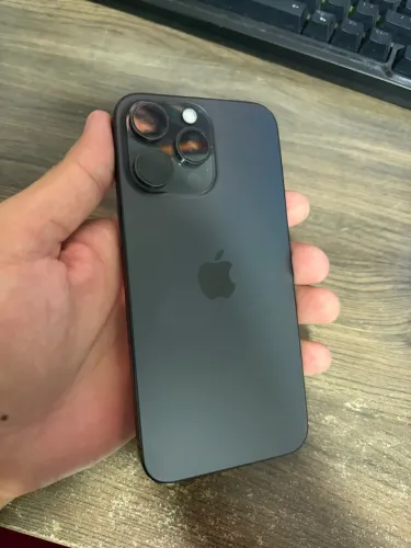 iPhone 15 Pro Max 97% Bateria