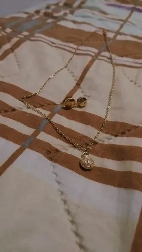 Conjunto dourado por apenas 25 reais