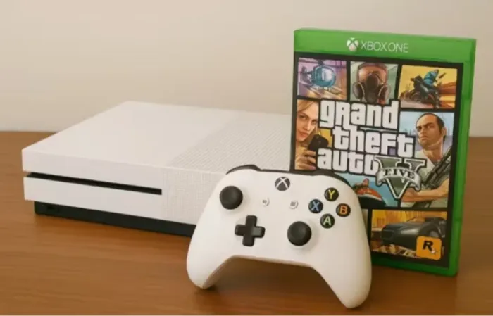 Xbox One S 1TB + Jogo GTA V + Controle Original