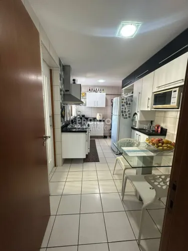 Apartamento com 2 quartos em Espinheiro