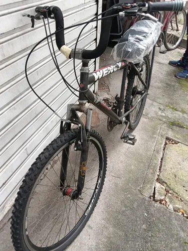 Bicicleta aro 26 banco e garupa novos 