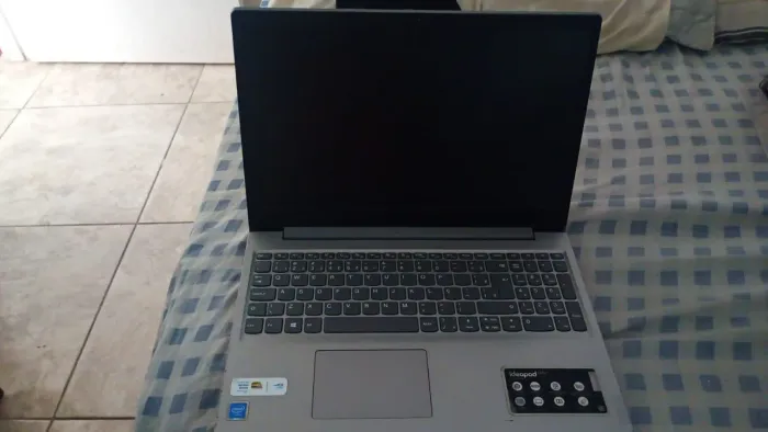 Vendo Notebook semi novo 