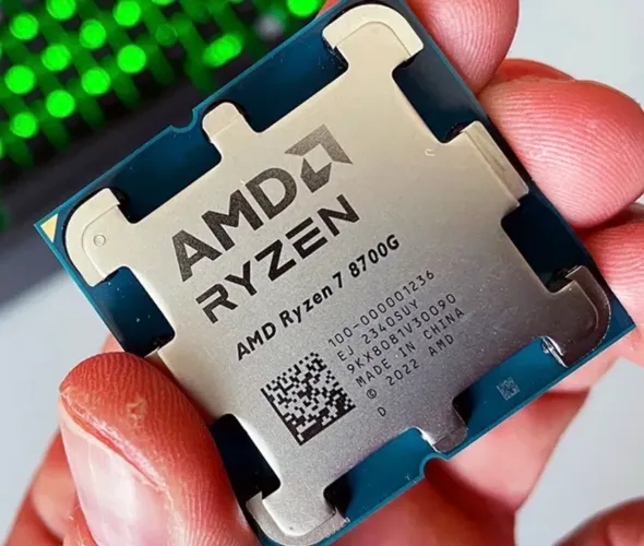 CPU Ryzen 7 8700G + cooler box