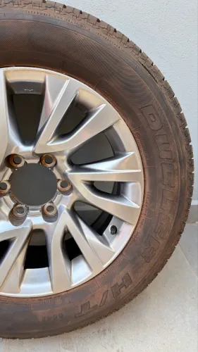 Vendo Pneu Bridgestone 265/R18 + roda hilux