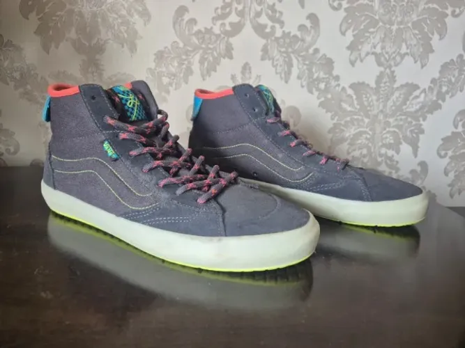 Tênis Vans. The Lizzie Hi Skate. Grey/multi. Tamanho 41