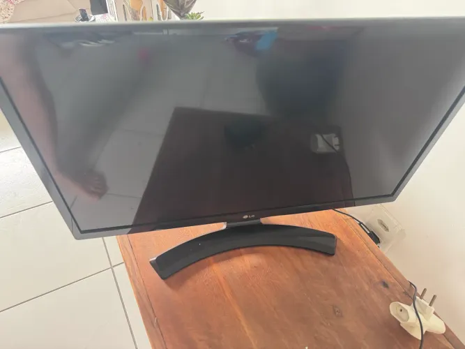 TV SMART LG 24 polegadas (parou de ligar)