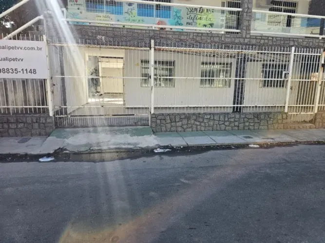 Alugo casa em Santa Mônica com 3 quartos, suíte e quintal