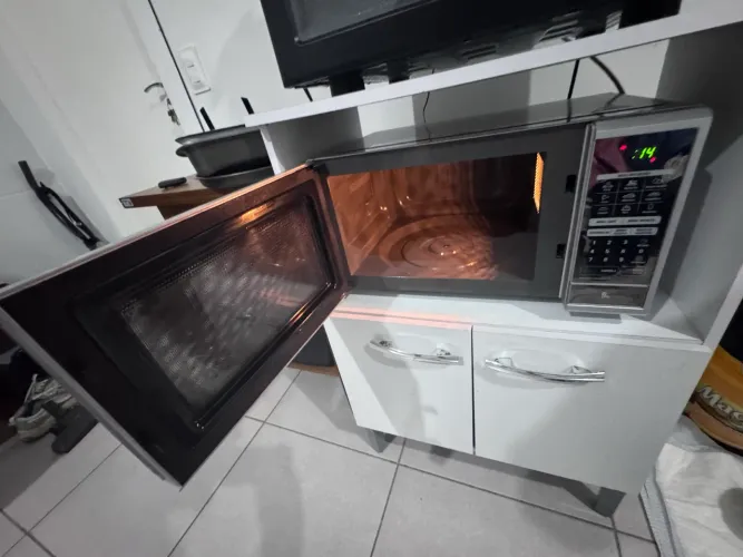 Microondas LG MS3059L, 30 Litros, Espelhado, Revestimento EasyClean, Função Eco On