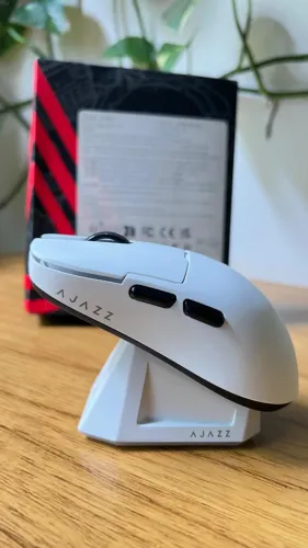 Mouse Gamer Branco Ajazz AJ159P PAW3395 Peso 56g com Dock de Carregamento