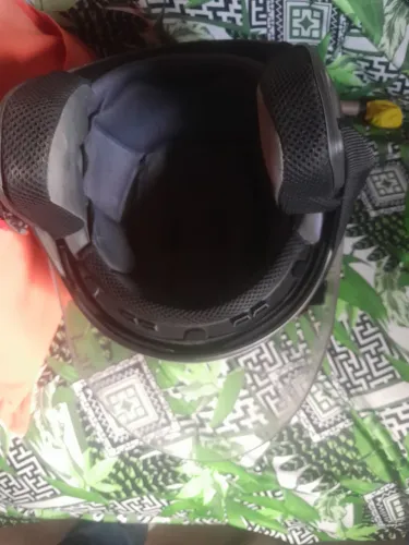 Semi novo todo original 