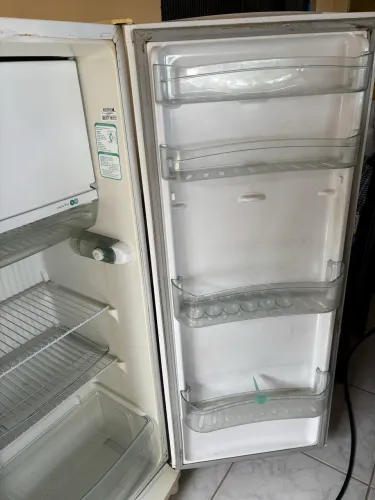 Vendo Geladeira