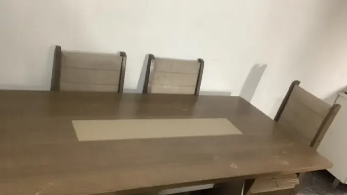 Mesa de Jantar 4 Lugares com 4 Cadeiras - Madeira e Vidro