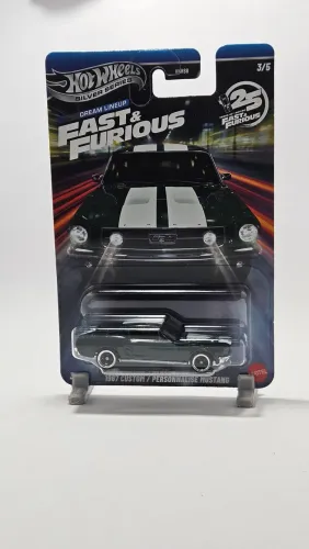 Hot Wheels Mustang Fastback 2+2 Velozes e Furiosos