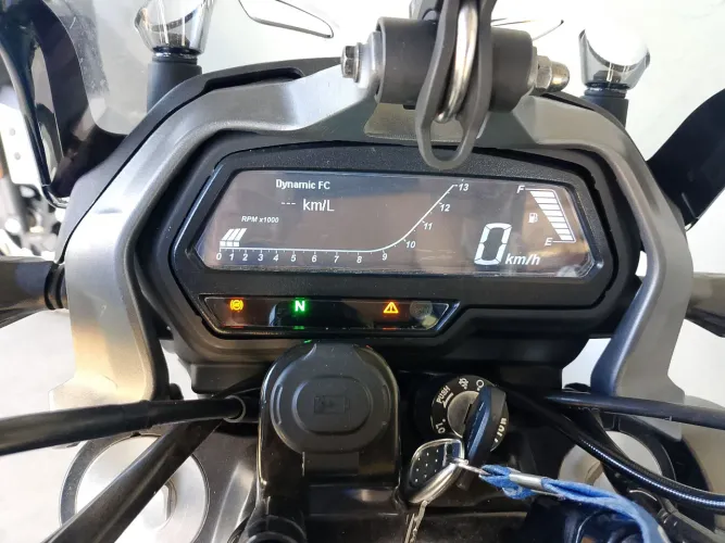 Moto Bajaj Dominar 400 2023