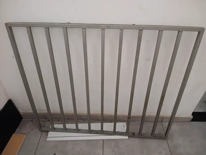 Grade 1.18 x 1.00 para janela de 1.20M