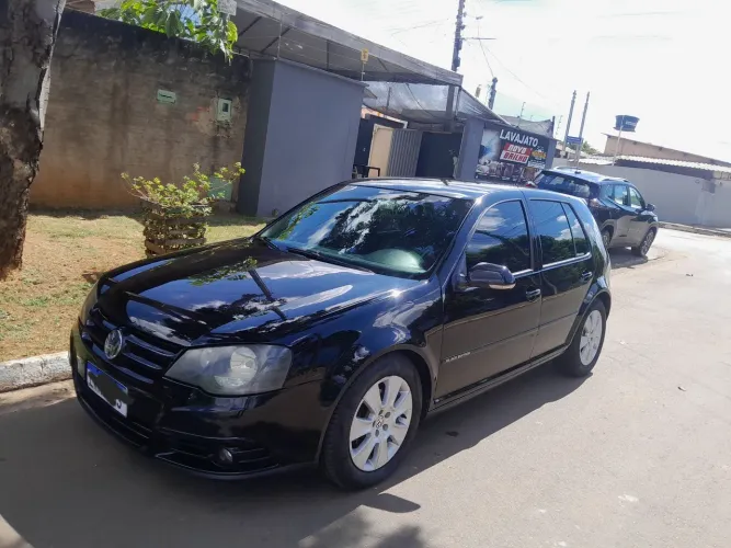 Volkswagen Golf 2.0/2.0 T. Flex Mec.(black & Silv) 2011