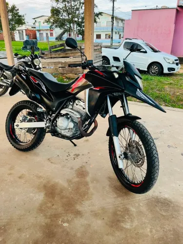 Vende-se moto XRE 300