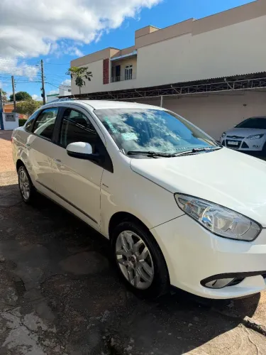 Fiat Grand Siena Essence Dual. 1.6 Flex 16V 2013