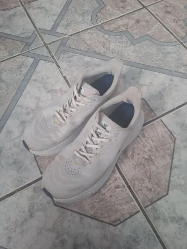 tênis hoka one one arahi 8 tamanho 43