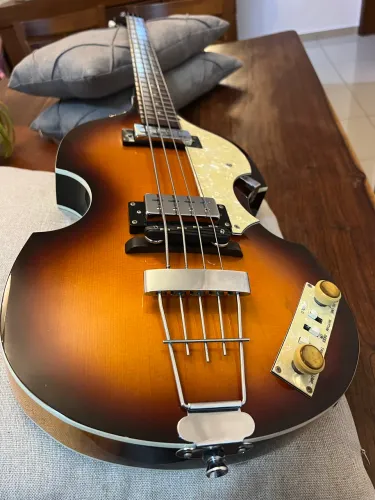 Baixo Höfner Ignition Violin Bass - Super Conservado + Cordas Labella Flat