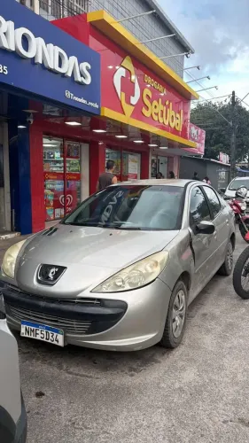 Peugeot 207 Sedan Passion XR 1.4 Flex 8V 4P 2011