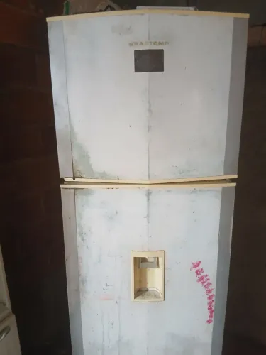 Vendo uma geladeira Brastemp
