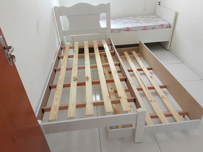 Cama de solteiro c/auxiliar cor branco