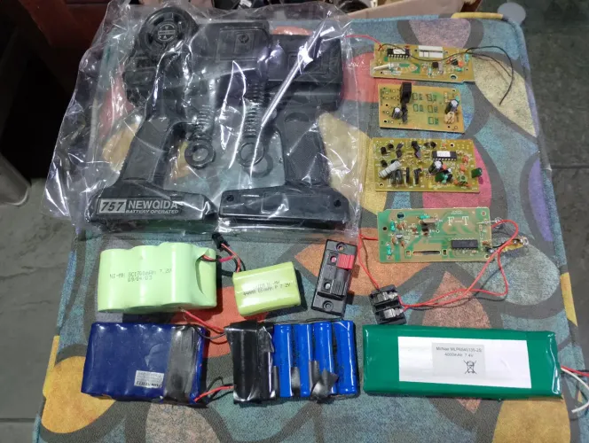 Lote 2 placas receptoras + 2 transmissoras 27 mhz Candide + peças no estado