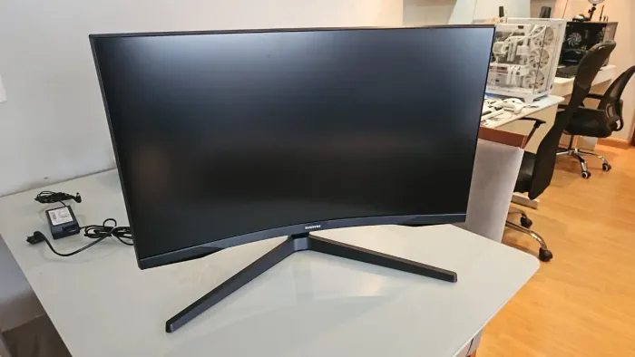 Monitor Samsung Odyssey G5 27" QHD 165hz