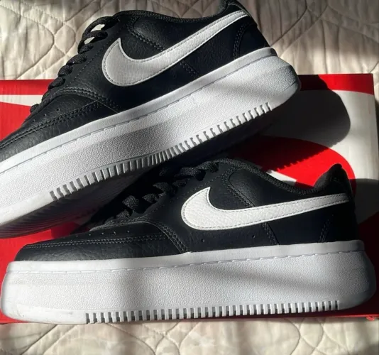 TÊNIS NIKE COURT VISION ALTA