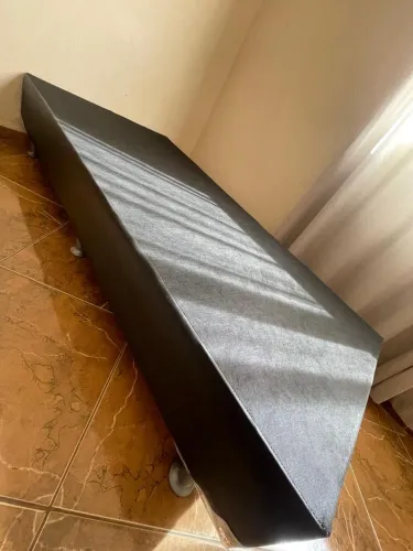 Vende se excelente box solteiro