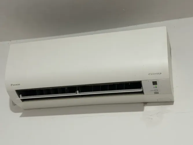 Ar Condicionado quente e frio 12.000 BTU Daikin