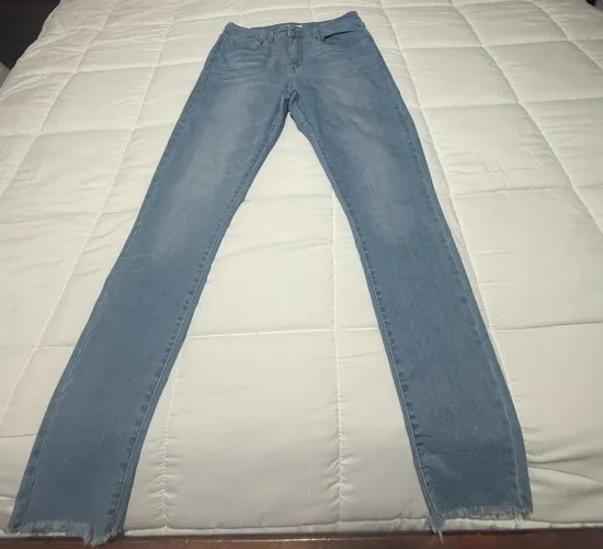 CALÇA JEANS FEMININA LEVI?S TAM. 44 - R$ 85