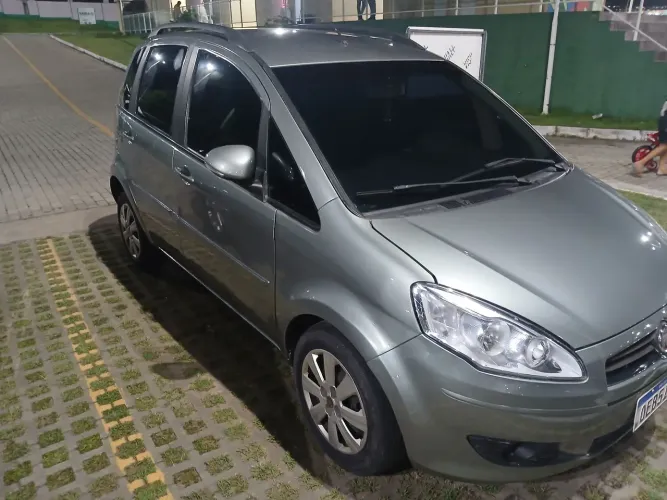 Fiat Idea Essence 1.6 Flex 16V 5P 2013