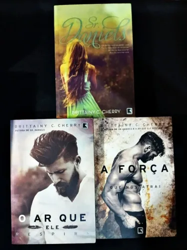 Kit - O ar que ele respira + A força que nos atrai + Sr. Daniels - Brittainy C. Cherry