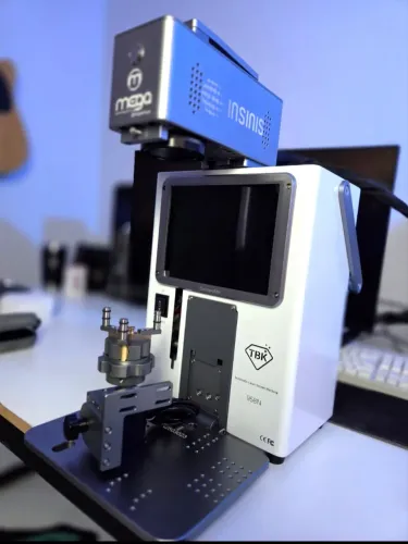 Máquina Laser TBK 958N + Eixo Rotativo