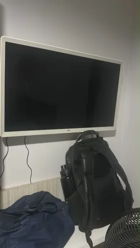 Tv de 32 branca LG Smart branca. Tudo funcionando normal.