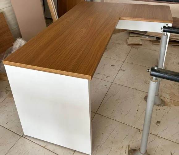 Mesa em L, diversas cores 