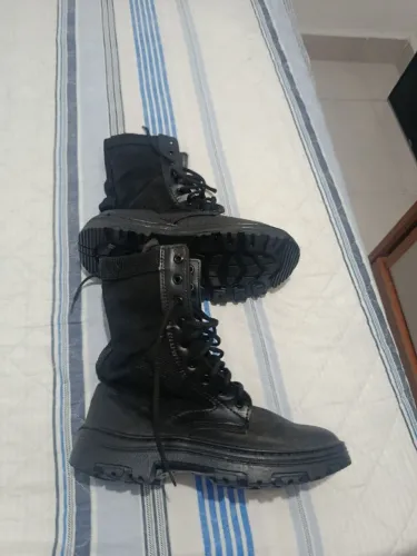 Coturno masculino militar nunca usado contato no whatsapp 61 9  *
