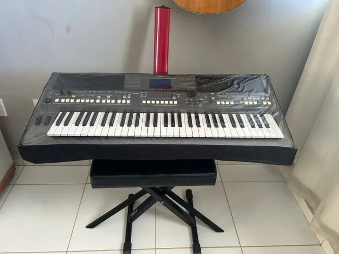 Teclado Yamaha PSR S 670